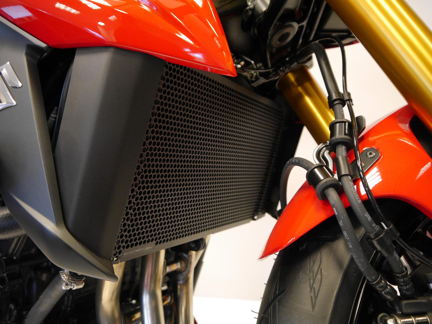 EVOTECH Suzuki GSR750 / GSX-S750 Radiator Guard