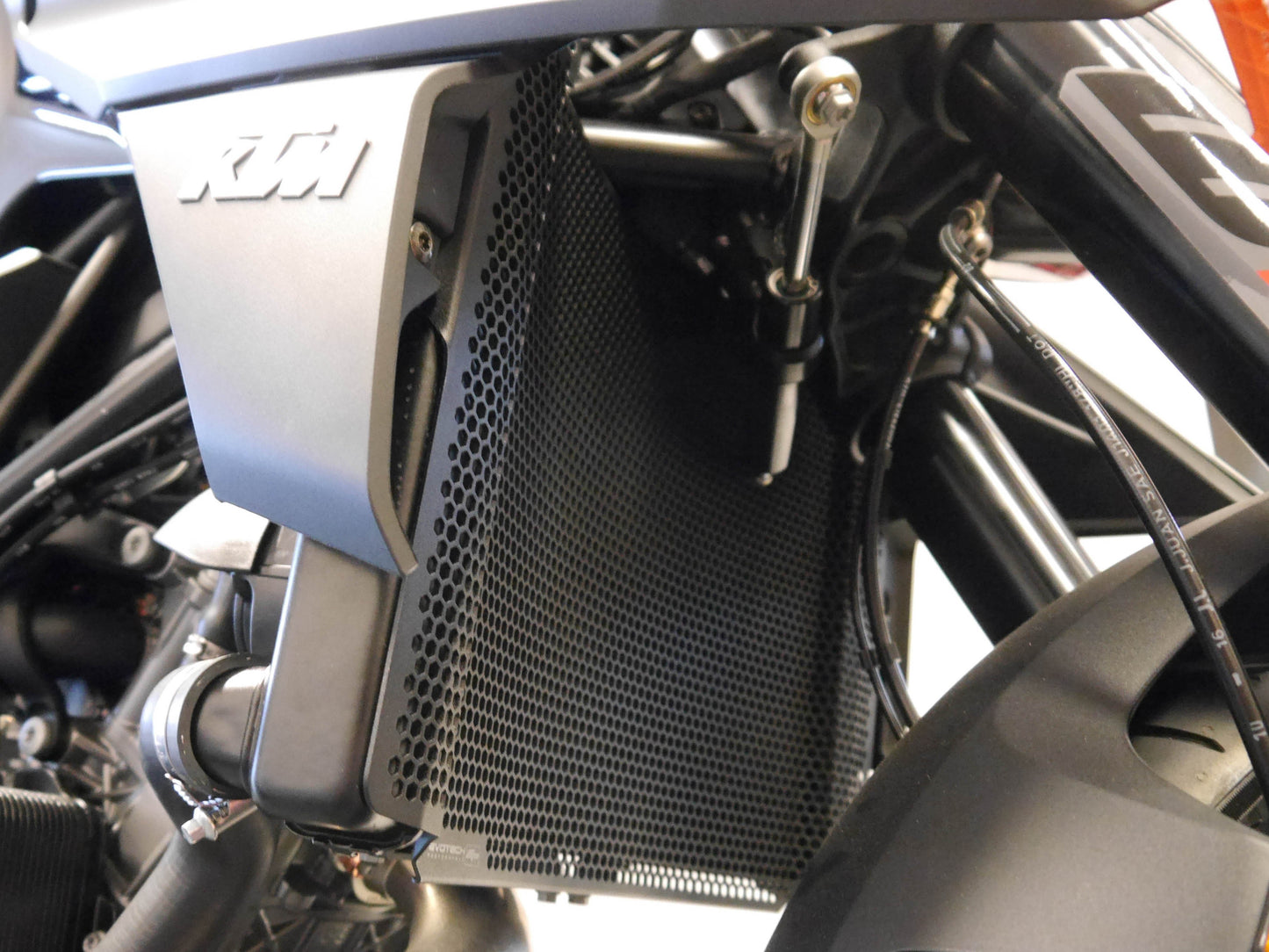 EVOTECH KTM 1290 Super Duke R Radiator Guard