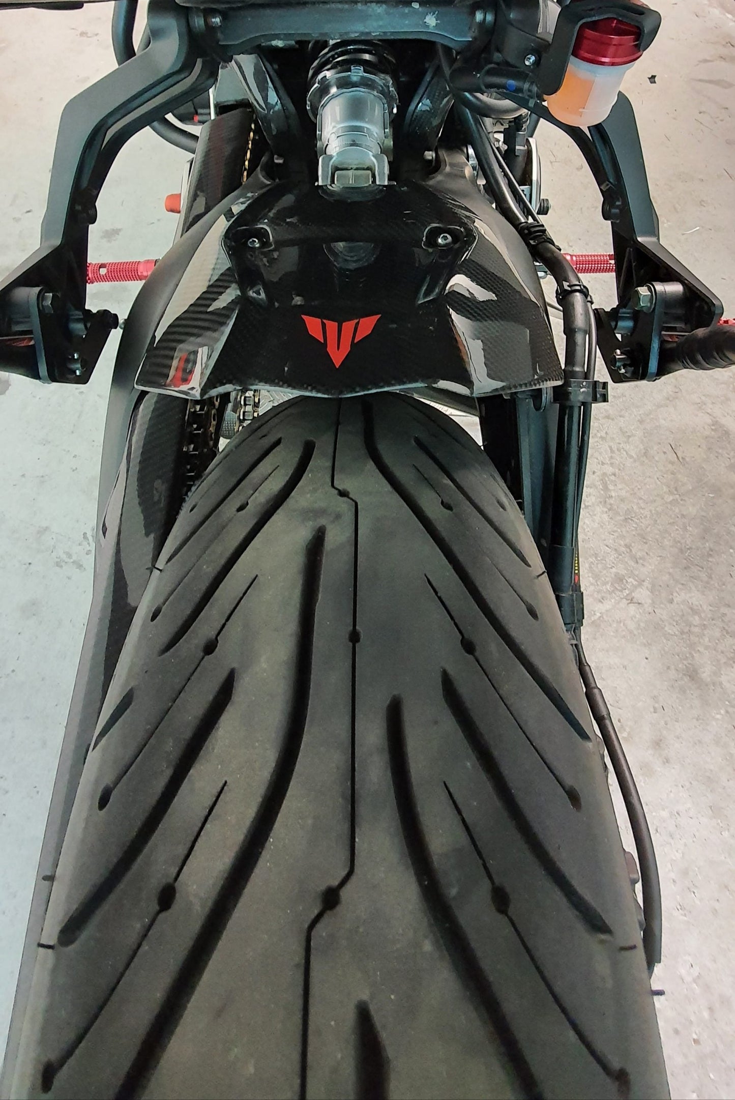 CARBON2RACE Yamaha Tracer 900 (18/20) Carbon Rear Hugger