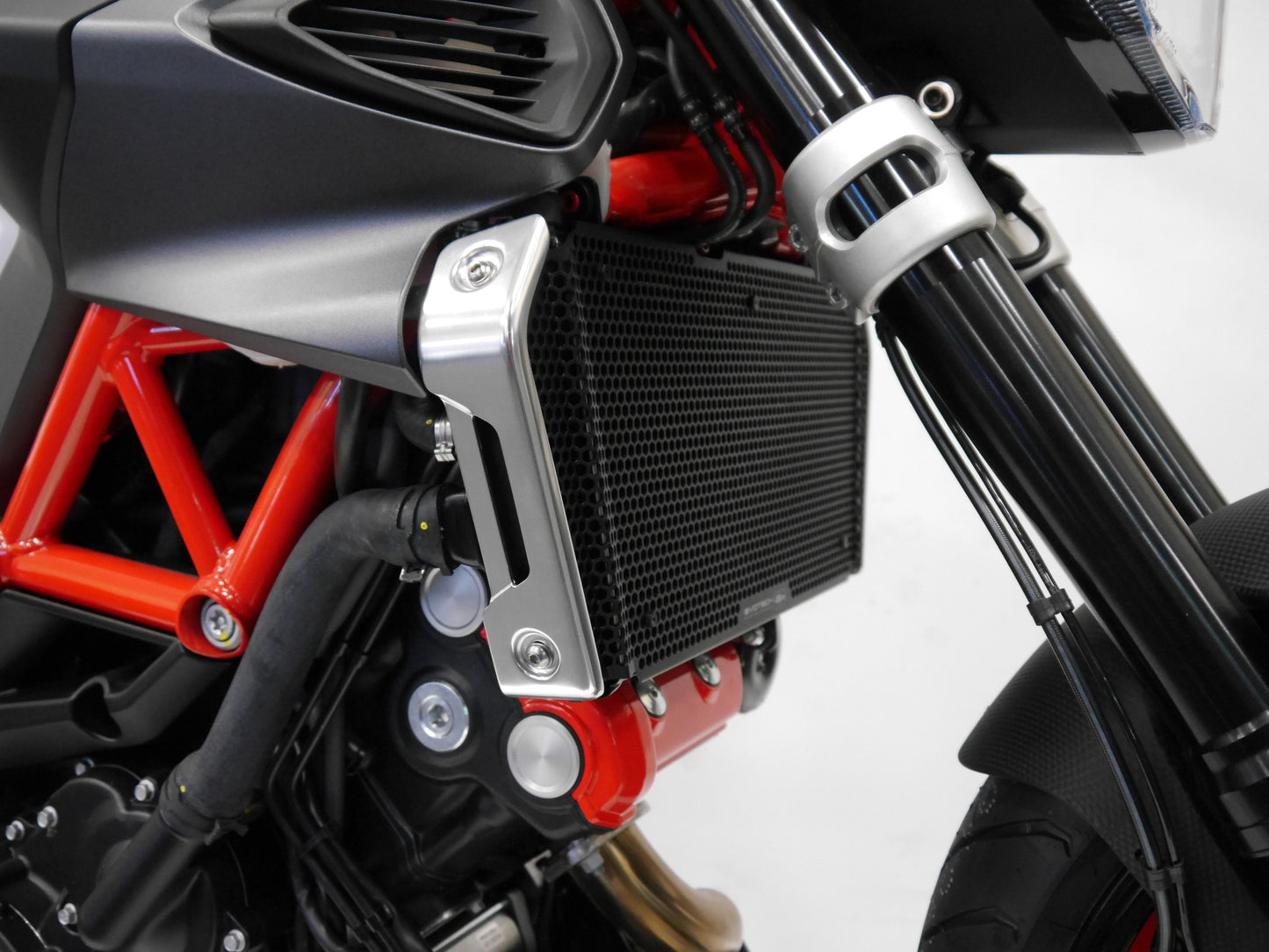 EVOTECH Aprilia Dorsoduro / Shiver Radiator Guard