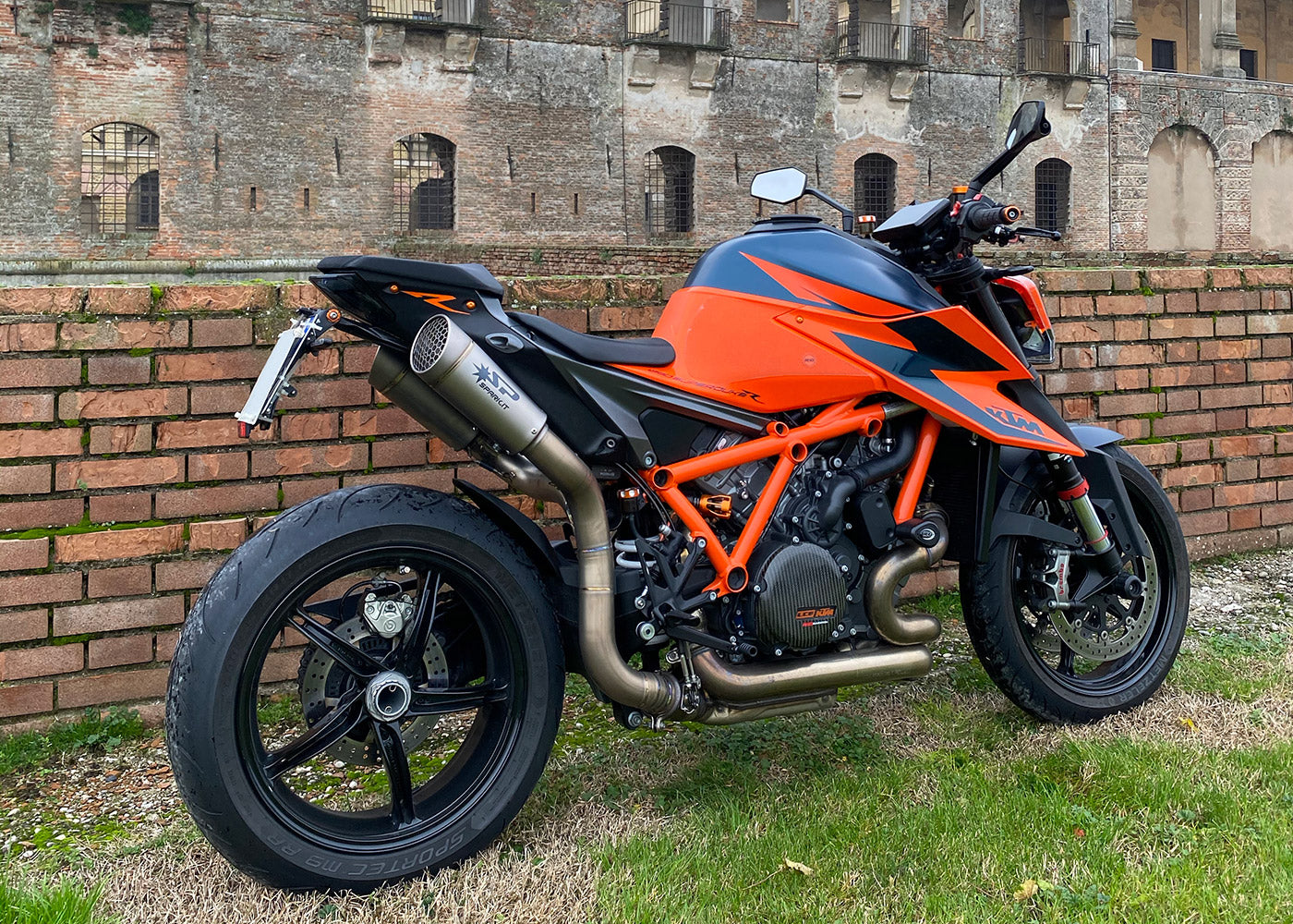 SPARK GKT0111 KTM 1290 / 1390 Super Duke R / R Evo (2020+) Titanium High-mount Double Exhaust "GRID-O" (EU homologated) – Accessories in the 2WheelsHero Motorcycle Aftermarket Accessories and Parts Online Shop