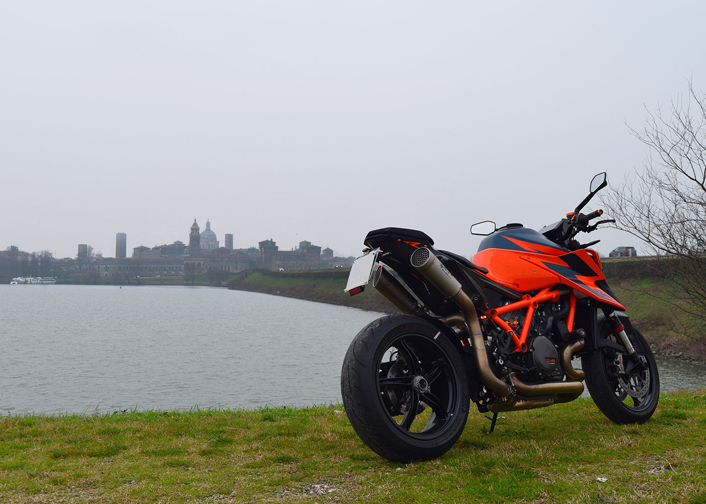 SPARK GKT0111 KTM 1290 / 1390 Super Duke R / R Evo (2020+) Titanium High-mount Double Exhaust "GRID-O" (EU homologated) – Accessories in the 2WheelsHero Motorcycle Aftermarket Accessories and Parts Online Shop