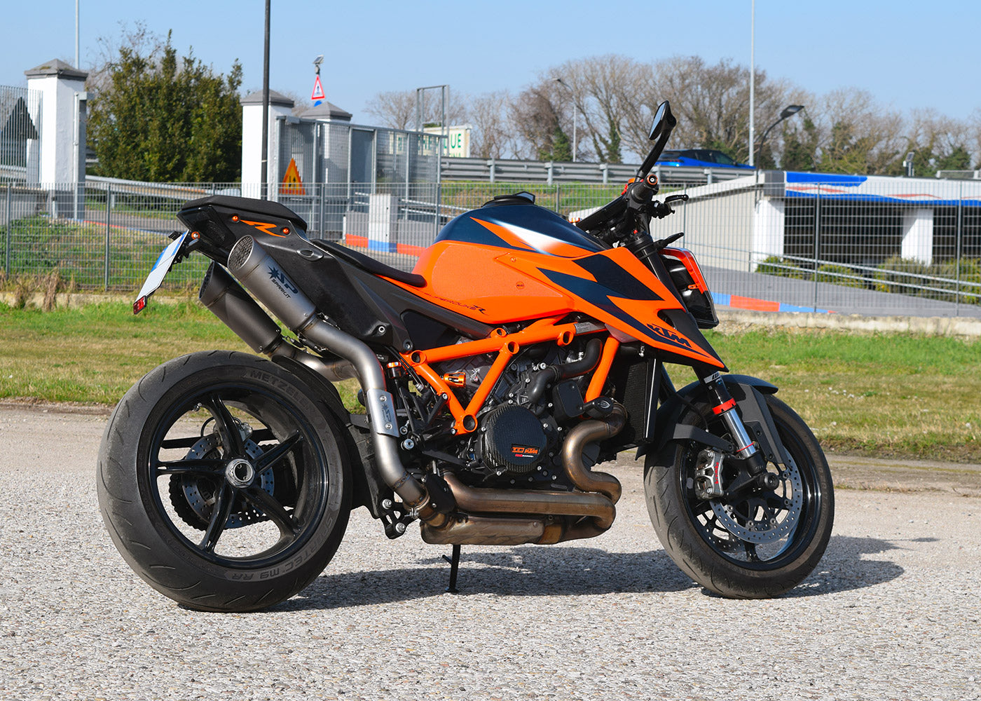 SPARK GKT0111 KTM 1290 / 1390 Super Duke R / R Evo (2020+) Titanium High-mount Double Exhaust "GRID-O" (EU homologated) – Accessories in the 2WheelsHero Motorcycle Aftermarket Accessories and Parts Online Shop