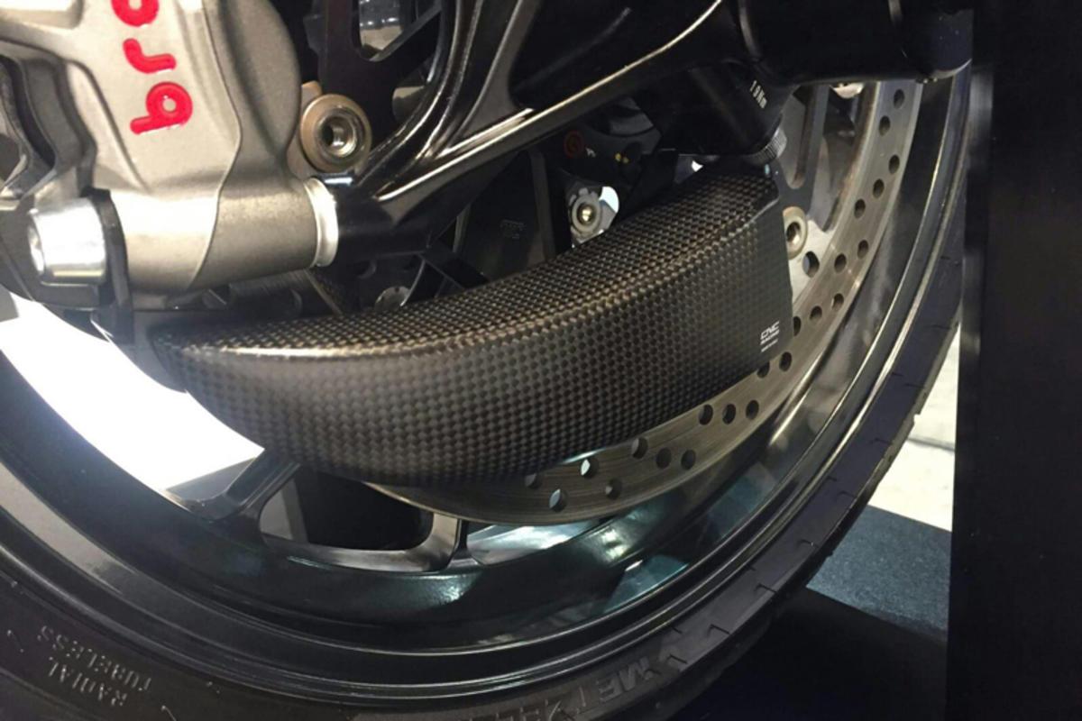 ZA701 - CNC RACING Ducati Panigale V2 Carbon Front Brake Cooling System "GP Ducts"