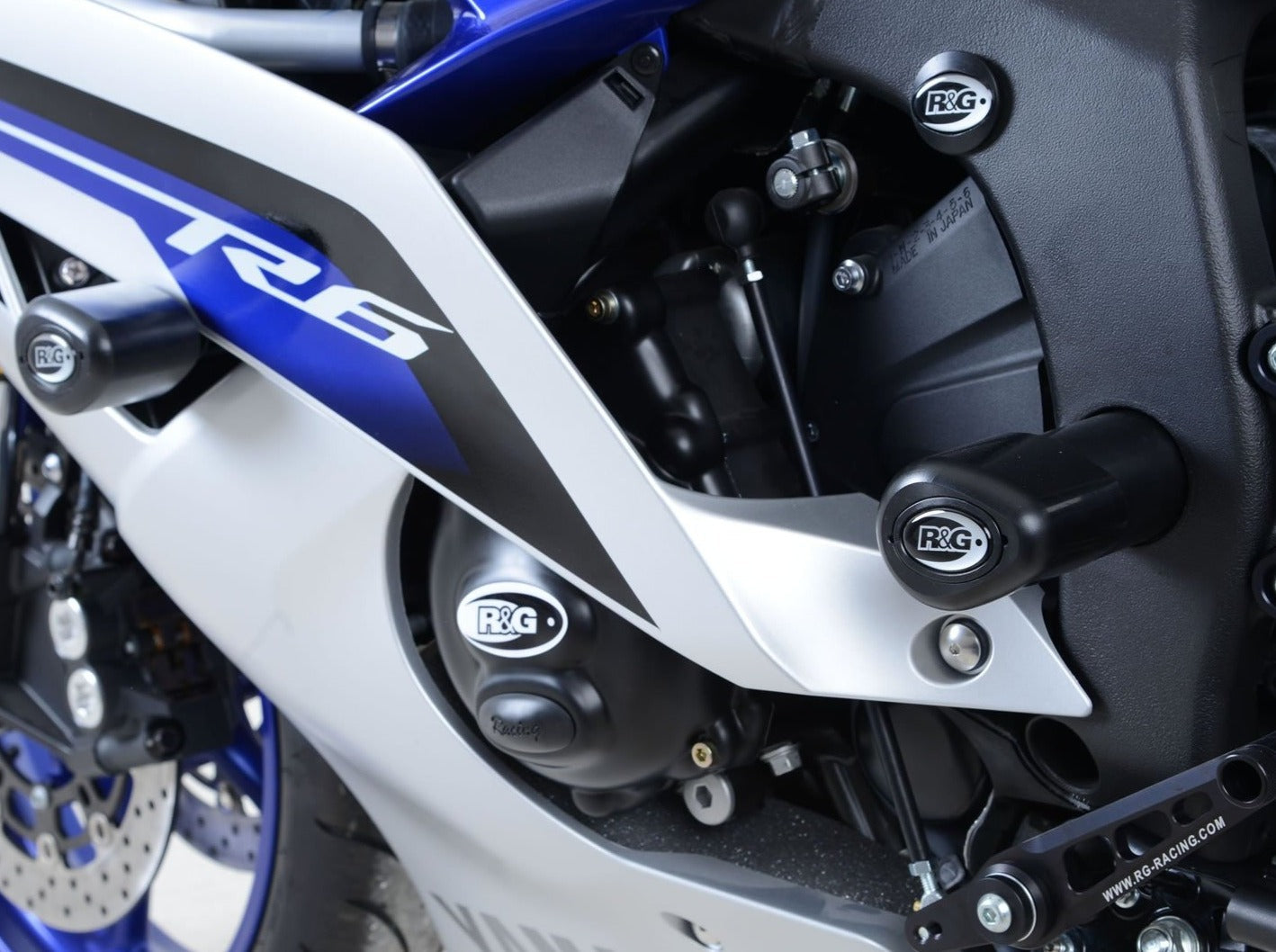 CP0202 - R&G RACING Yamaha YZF-R6 (06/20) Frame Crash Protection Sliders "Aero" – Accessories in the 2WheelsHero Motorcycle Aftermarket Accessories and Parts Online Shop