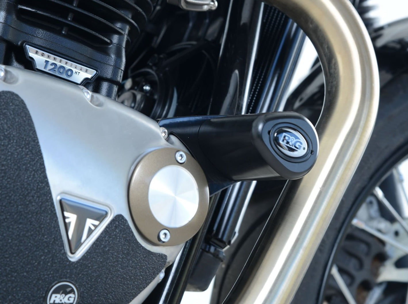 CP0436 - R&G RACING Triumph Bonneville Bobber (17/19) Frame Crash Protection Sliders "Aero" – Accessories in the 2WheelsHero Motorcycle Aftermarket Accessories and Parts Online Shop