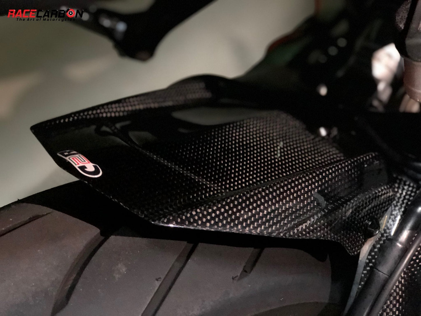 CARBON2RACE Yamaha MT-09 (14/20) Carbon Rear Hugger