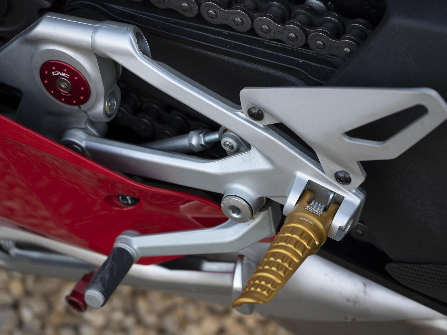 PC124 - CNC RACING Ducati Panigale / Streetfighter Passenger Footpegs