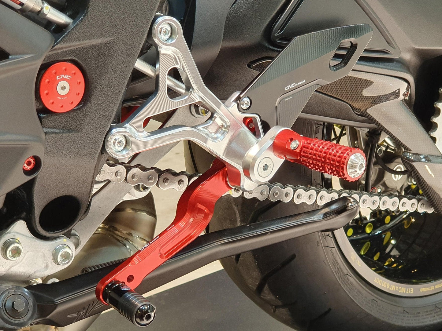 PE228 - CNC RACING MV Agusta Dragster 800 RR/RC Adjustable Rearset