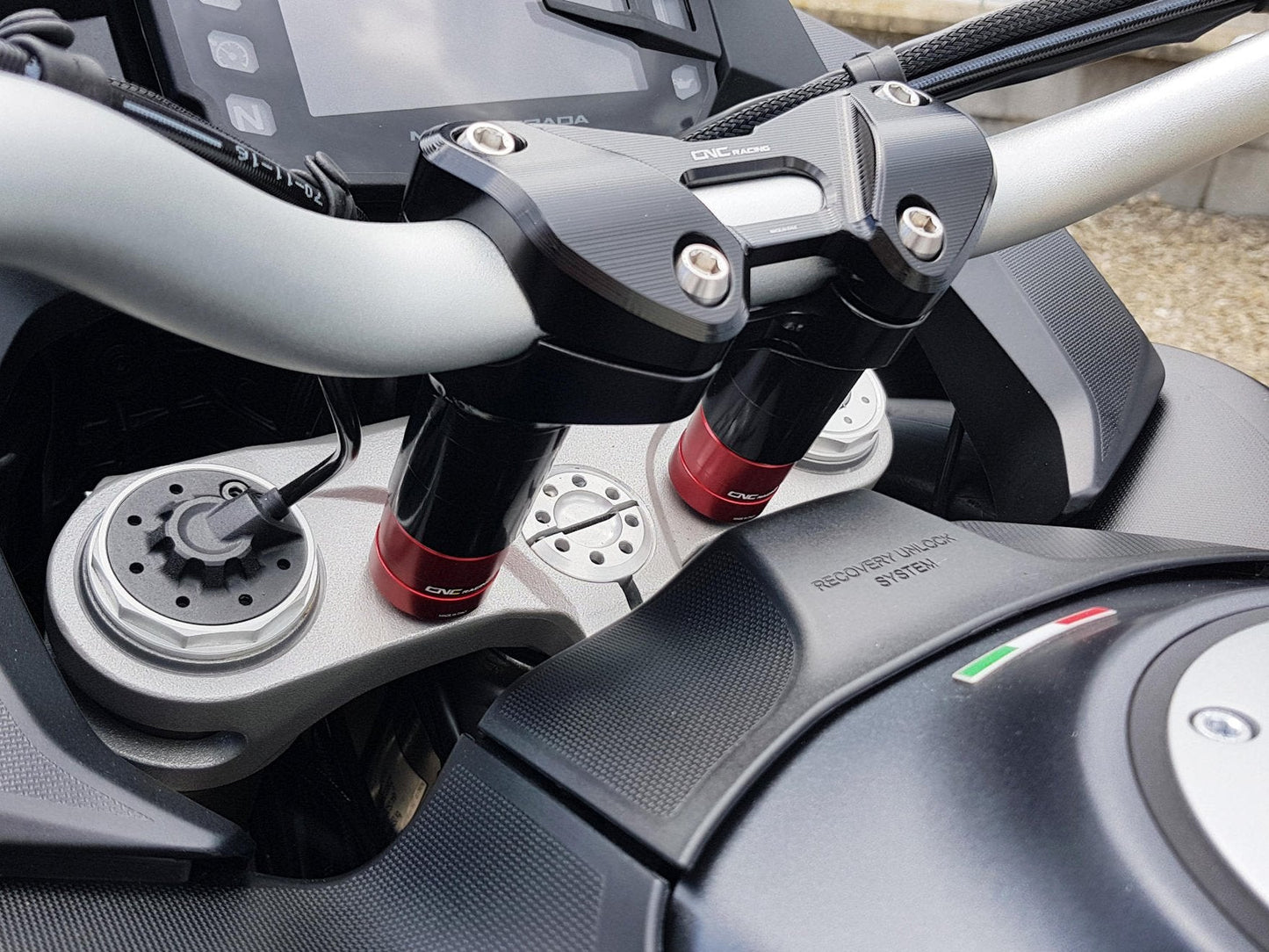 RM251 - CNC RACING Ducati Multistrada (2015+) Handlebar Clamp (full kit)