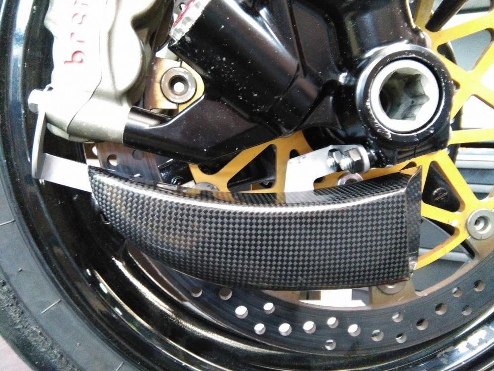 ZA701 - CNC RACING Ducati Hypermotard / Panigale / XDiavel Carbon Front Brake Cooler "GP Ducts"