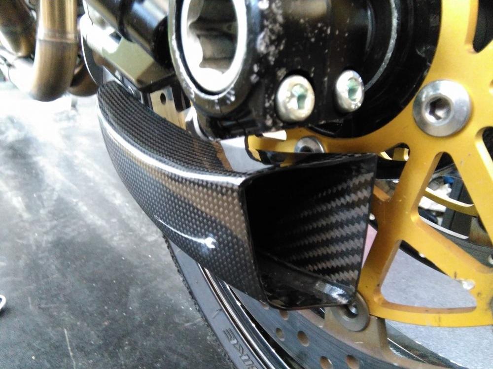 ZA701 - CNC RACING Ducati Panigale V2 Carbon Front Brake Cooling System "GP Ducts"