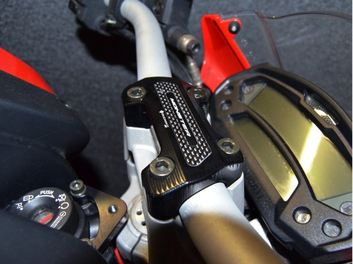 BM06 - DUCABIKE Ducati Monster 696 Handlebar Clamp