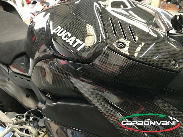 CARBONVANI Ducati Panigale V4 (18/21) Carbon Fuel Tank Cover